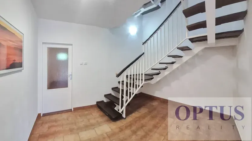 Pronájem rodinného domu, Praha - Háje, K jezeru, 302 m2