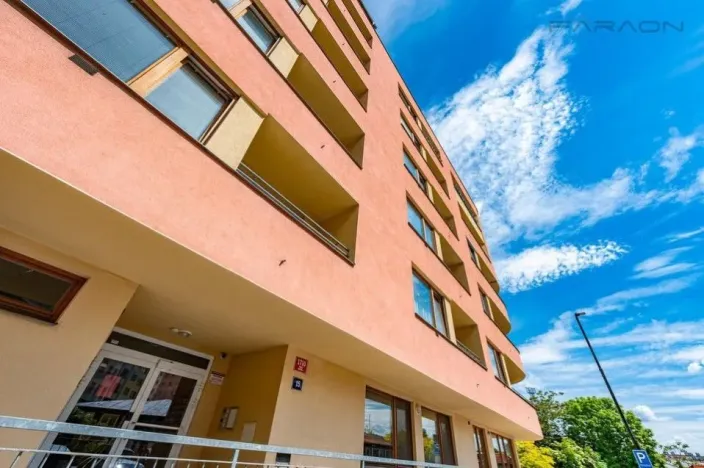 Pronájem kanceláře, Praha - Nusle, Mojmírova, 140 m2
