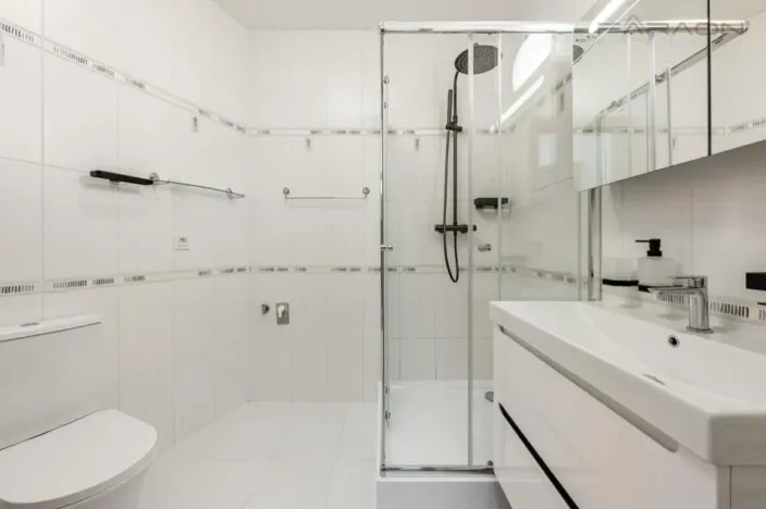 Pronájem kanceláře, Praha - Nusle, Mojmírova, 140 m2