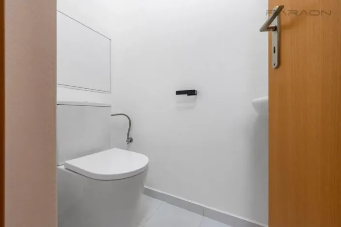 Pronájem kanceláře, Praha - Nusle, Mojmírova, 140 m2