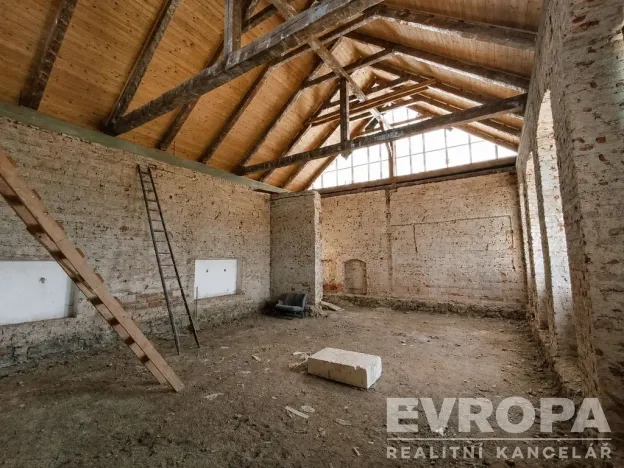 Prodej rodinného domu, Uzeničky - Černívsko, 631 m2
