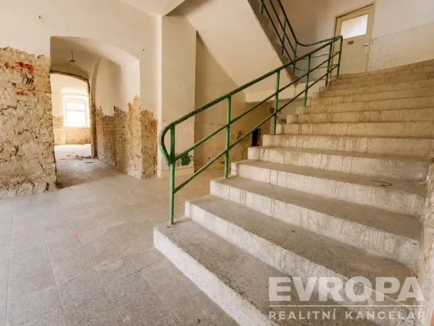 Prodej rodinného domu, Uzeničky - Černívsko, 631 m2