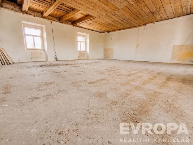 Prodej rodinného domu, Uzeničky - Černívsko, 631 m2