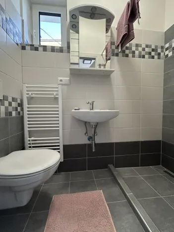 Pronájem bytu 1+1, Praha - Strašnice, Královická, 34 m2