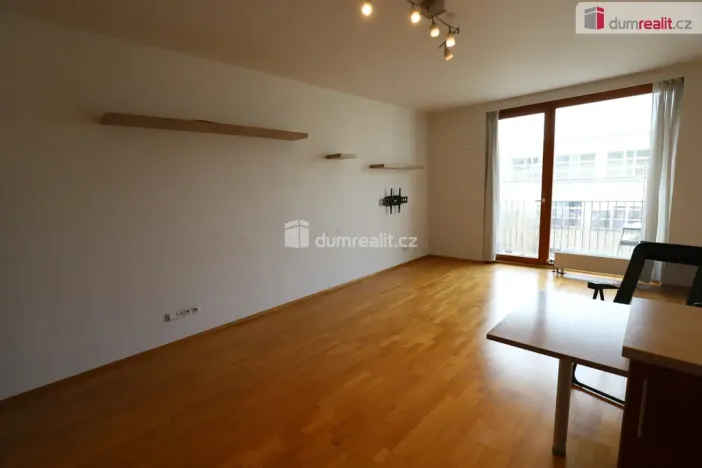 Pronájem bytu 2+kk, Praha - Žižkov, Jeseniova, 60 m2