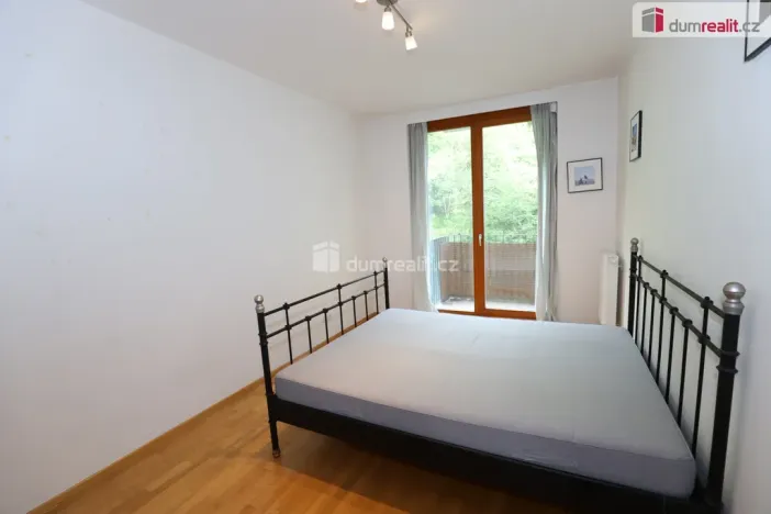 Pronájem bytu 2+kk, Praha - Žižkov, Jeseniova, 60 m2