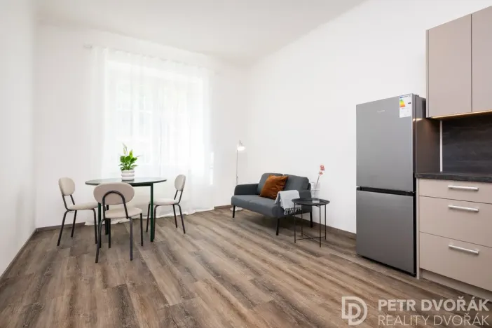 Prodej bytu 3+kk, Praha - Karlín, U invalidovny, 71 m2