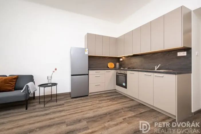 Prodej bytu 3+kk, Praha - Karlín, U invalidovny, 71 m2