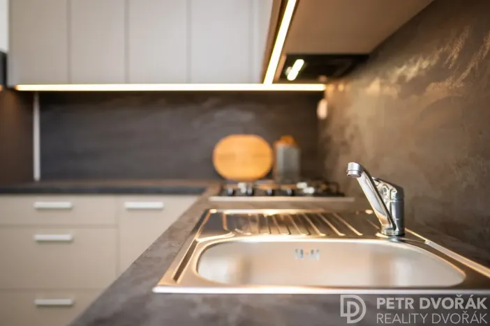 Prodej bytu 3+kk, Praha - Karlín, U invalidovny, 71 m2