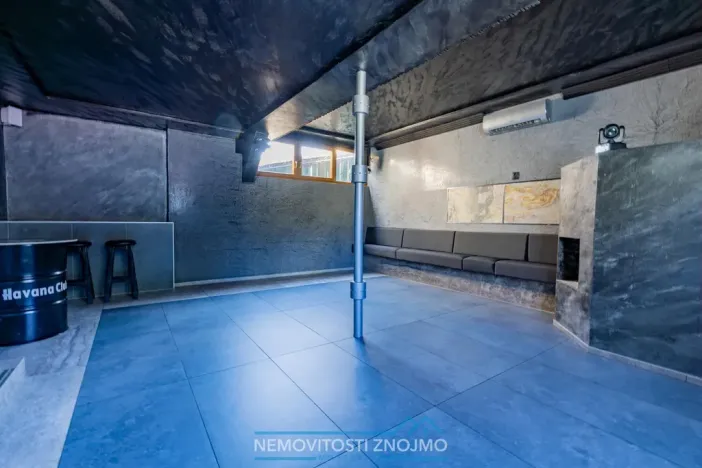 Prodej obchodního prostoru, Znojmo, Sokolská, 547 m2