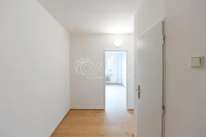 Prodej bytu 2+kk, Praha - Kobylisy, Famfulíkova, 43 m2
