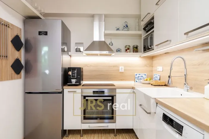 Prodej bytu 3+kk, Hustopeče, Gen. Peřiny, 63 m2