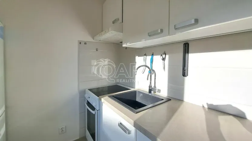 Pronájem bytu 2+1, Praha - Břevnov, Šantrochova, 54 m2