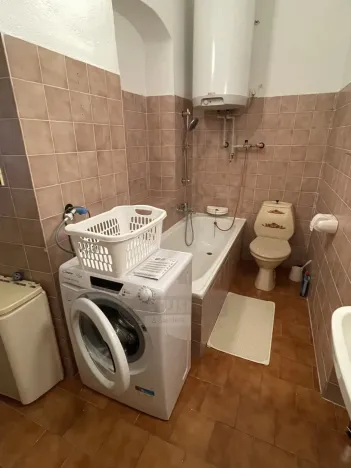 Prodej činžovního domu, Velešín, náměstí J. V. Kamarýta, 342 m2