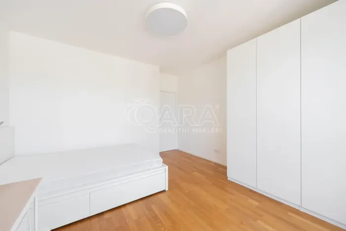 Pronájem bytu 4+kk, Praha - Hloubětín, K náhonu, 119 m2