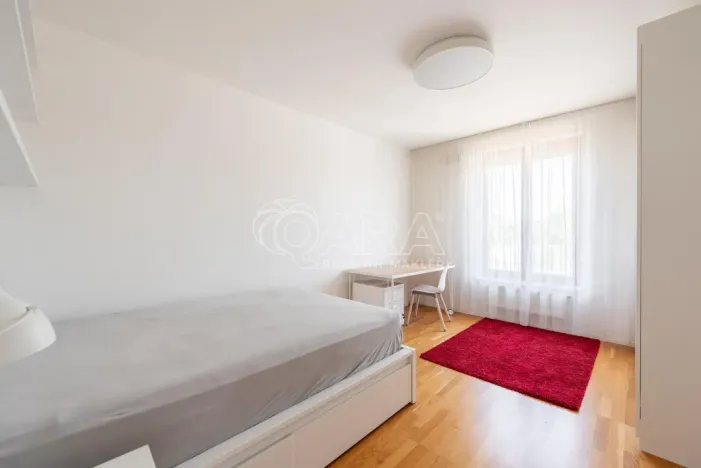 Pronájem bytu 4+kk, Praha - Hloubětín, K náhonu, 119 m2