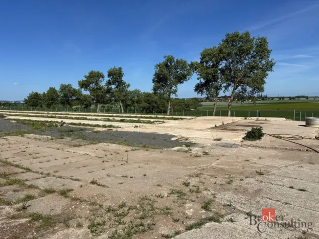 Pronájem skladu, Měník, 5600 m2