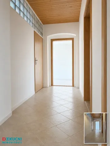 Prodej bytu 4+1, Karlovy Vary - Rybáře, nám. 17. listopadu, 105 m2