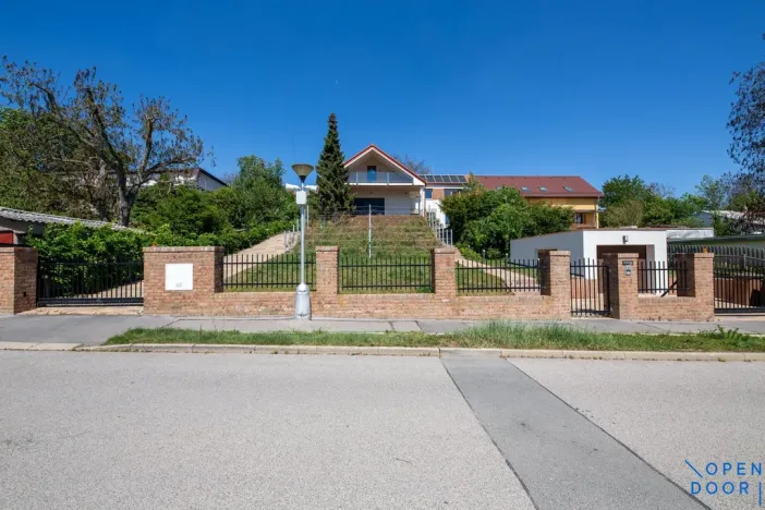 Pronájem rodinného domu, Roztoky, Nad vinicemi, 393 m2