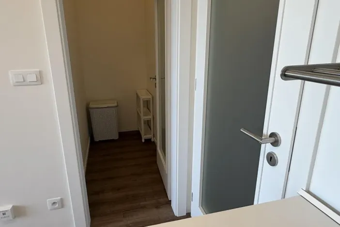 Pronájem bytu 1+kk, Praha - Černý Most, Arnošta Valenty, 38 m2