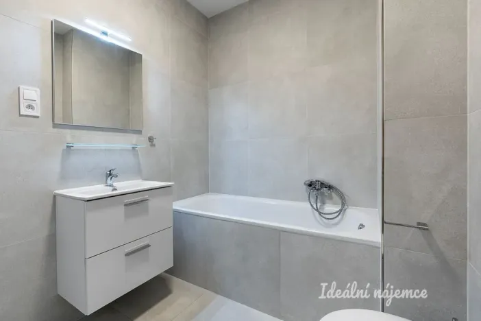 Pronájem bytu 2+kk, Praha, Poděbradská, 53 m2