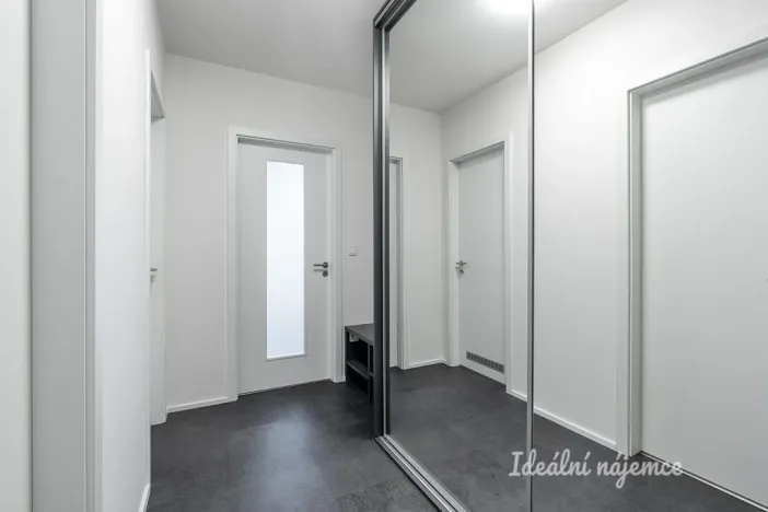 Pronájem bytu 2+kk, Praha, Poděbradská, 53 m2