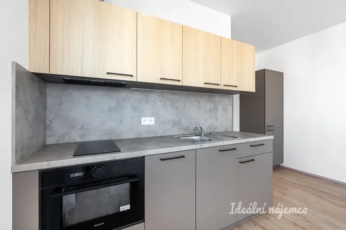 Pronájem bytu 1+kk, Praha - Vysočany, Poděbradská, 32 m2