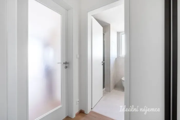 Pronájem bytu 1+kk, Praha - Vysočany, Poděbradská, 32 m2