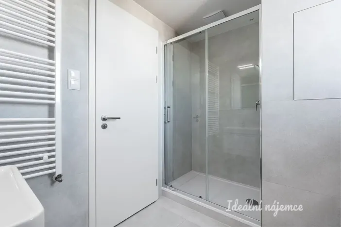 Pronájem bytu 1+kk, Praha - Vysočany, Poděbradská, 32 m2