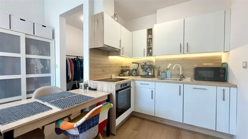 Pronájem bytu 2+kk, Cheb, Evropská, 46 m2