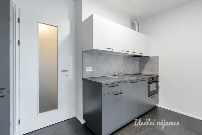 Pronájem bytu 1+kk, Praha - Vysočany, Poděbradská, 33 m2