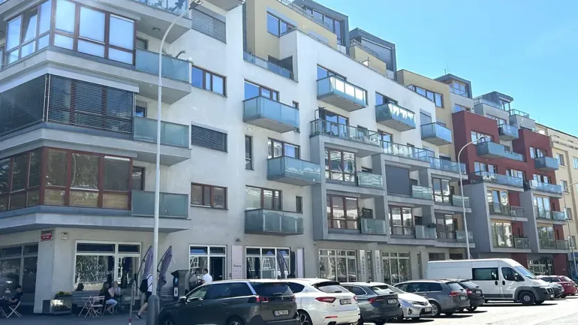 Pronájem bytu 3+kk, Praha - Podolí, Podolská, 81 m2