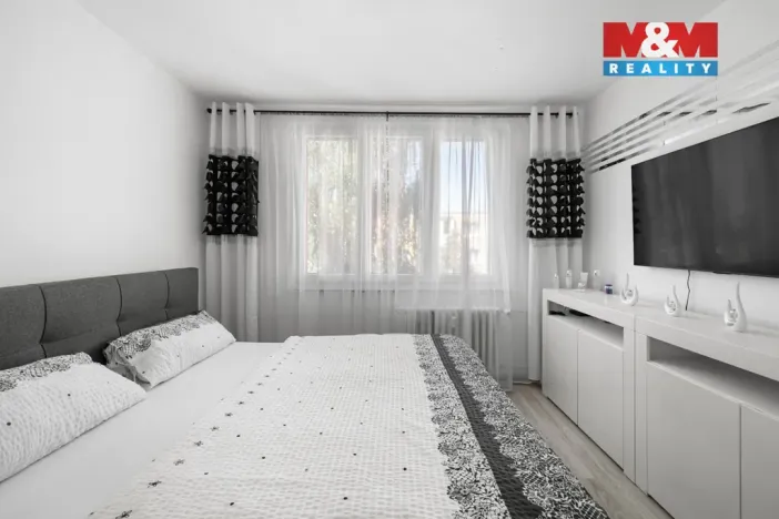 Prodej bytu 4+1, Postoloprty, Jiráskovo náměstí, 77 m2