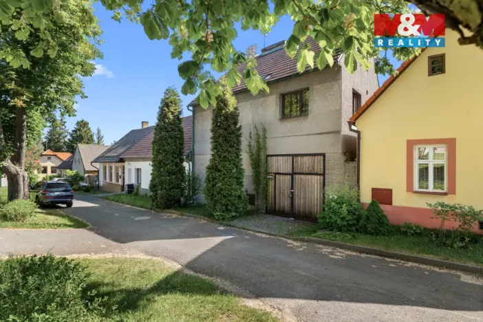 Prodej rodinného domu, Rynholec, nám. 1. máje, 363 m2