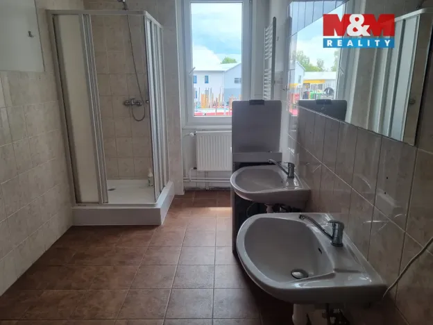 Pronájem obchodního prostoru, Jihlava, Kosovská, 336 m2