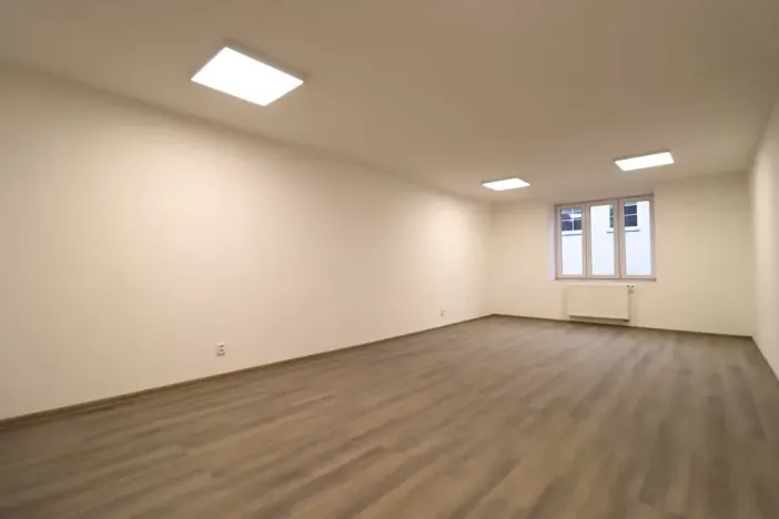 Pronájem kanceláře, Modřice, Brněnská, 28 m2