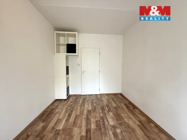 Pronájem bytu 2+kk, Praha - Kobylisy, Třeboradická, 40 m2