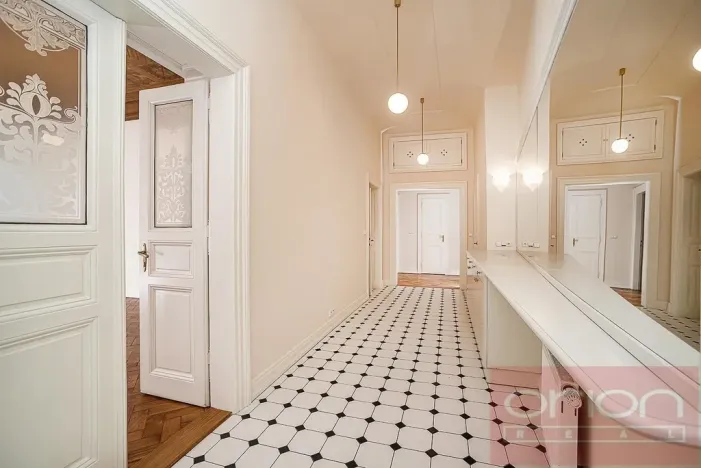 Pronájem bytu 4+1, Praha - Staré Město, Pařížská, 151 m2