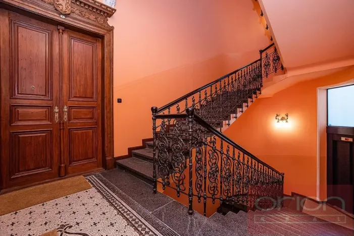 Pronájem bytu 4+1, Praha - Staré Město, Pařížská, 151 m2