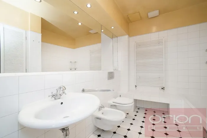 Pronájem bytu 4+1, Praha - Staré Město, Pařížská, 151 m2