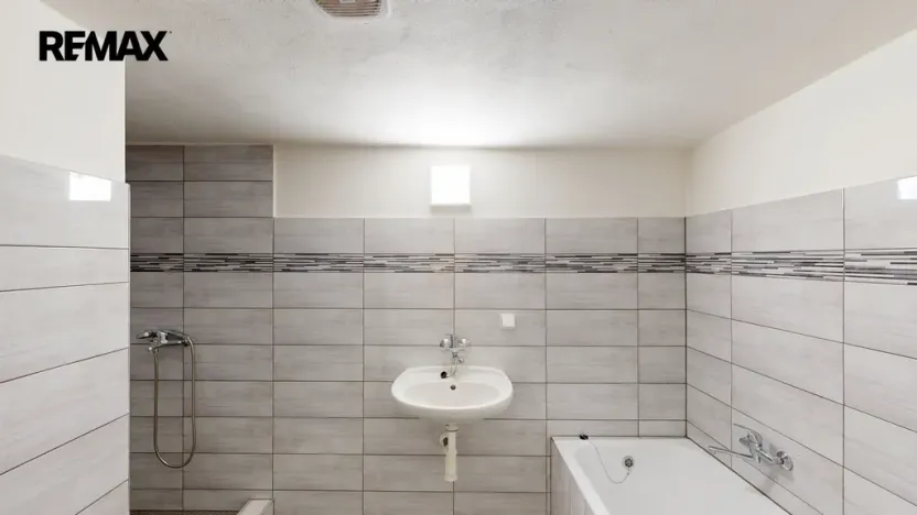 Prodej rodinného domu, Odrovice, 400 m2