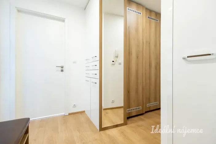 Pronájem bytu 2+kk, Praha - Letňany, Chlebovická, 67 m2