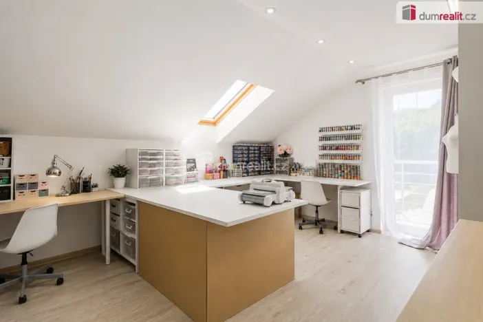 Prodej rodinného domu, Jenišov - Pod Rohem, Zalomená, 135 m2