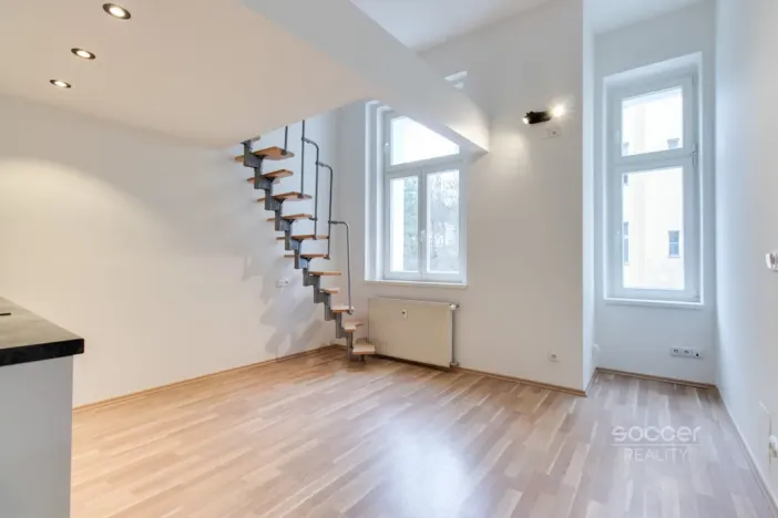 Pronájem bytu 1+kk, Praha - Smíchov, Radlická, 21 m2