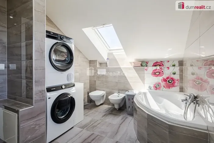 Prodej rodinného domu, Jenišov, Zalomená, 135 m2