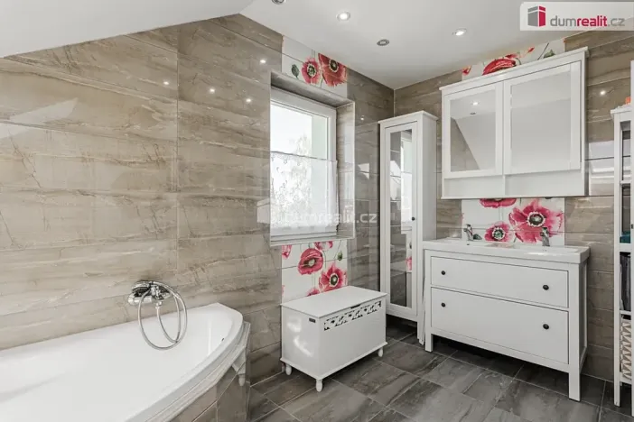 Prodej rodinného domu, Jenišov, Zalomená, 135 m2