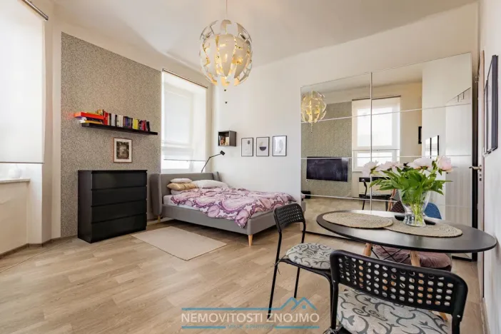 Prodej bytu 1+kk, Znojmo, Na Rejdišti, 33 m2