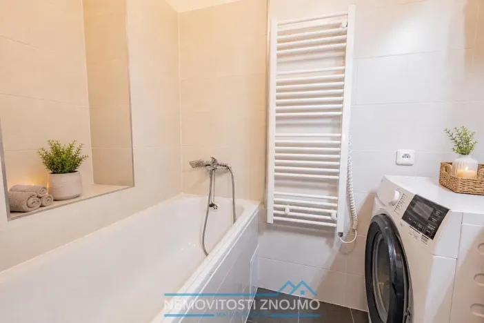 Prodej bytu 1+kk, Znojmo, Na Rejdišti, 33 m2