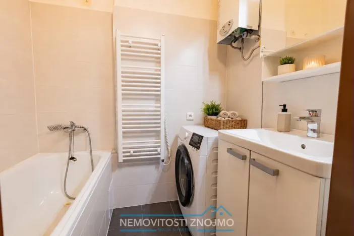 Prodej bytu 1+kk, Znojmo, Na Rejdišti, 33 m2