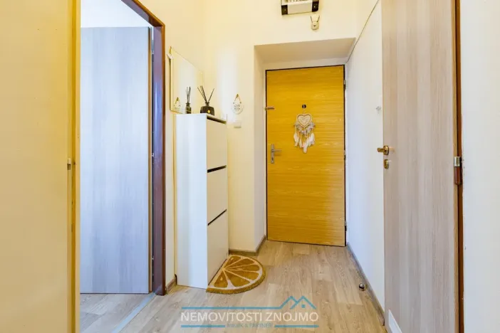 Prodej bytu 1+kk, Znojmo, Na Rejdišti, 33 m2